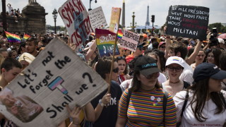 Хиляди събра тазгодишният гей парад във френската столица Париж предаде