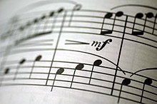 Значението на арттерапията и живата музика в клиниките обсъдиха експерти 