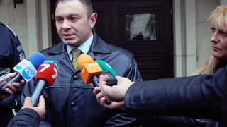 16 задържани след мащабна операция срещу телефонните измамници