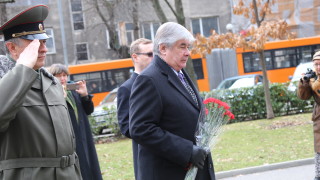 Президентът на България Румен Радев не е на заплата при