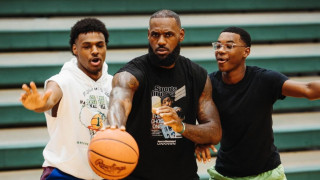 Всеки който се интересува от баскетбол знае че Леброн Джеймс не е