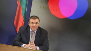 За момента няма да предприемаме действия по отношение на регламентирането