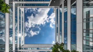 публикува своята първа класация на най добре представящите се банки в