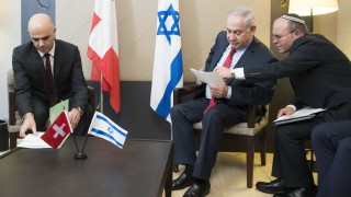 Израел няма да позволи на Иран да създаде военни бази