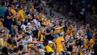 Най популярният отбор в бившата ГДР Динамо Дрезден победи бившия европейски