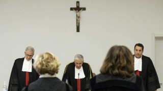 В събота Ватиканският наказателен съд осъди висш служител на Католическата