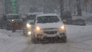 Тежките зимни условия обхванаха големи части от Полша Това доведе