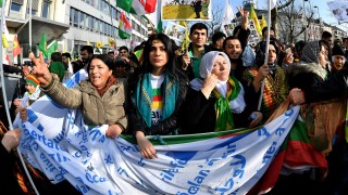 Трима арестувани на многохиляден кюрдски протест в Германия 