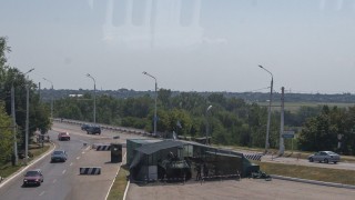 Десетки камиони без номера превозват оръжие и боеприпаси молдовското Приднестровие