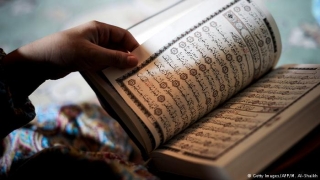 Ирак заплаши, че ще скъса връзките си с Швеция при повторно запалване на Корана