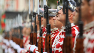 Министерството на отбраната търси 50 гвардейци