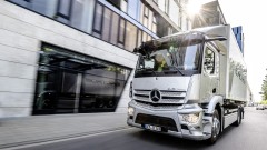 Mercedes-Benz започва производството на електрически камион с 400 километра пробег