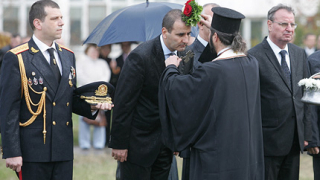 Цветанов не знае колко струва главата на премиера