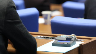 Депутатите приеха промени в извънредния закон За бяха 80 8