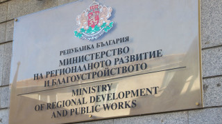 Продължават действията по разчистване на пътищата в област Кърджали след