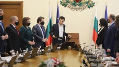 39% от българите подкрепят кабинета на Кирил Петков