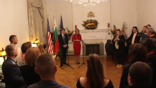 За българското правителство е важно да работи за това българите