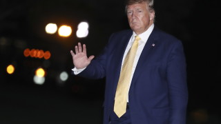 В серия публикации в Туитър американският президент Доналд Тръмп се