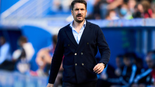 Новият треньор на Левски продължава да се приема противоречиво и