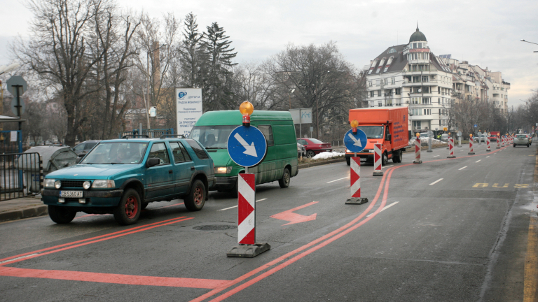 Ограничават движението на пътен възел "Кочериново" в понеделник и вторник