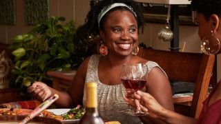 Вероятно за мнозина вино от цветя звучи не само екзотично