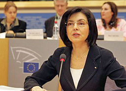 Кунева: Чакаме доклада за България в петък