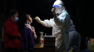 Броят на симптоматичните случаи на заразяване с коронавирус в Китай