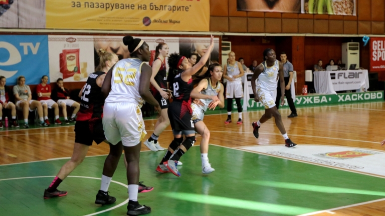 Баскетболистката Милена Томова подсилва шампионките от Хасково