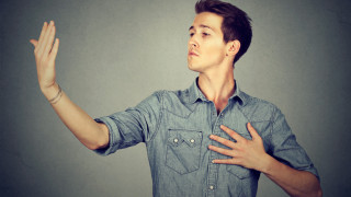 Общуването със самовлюбени хора може да е не просто дразнещо