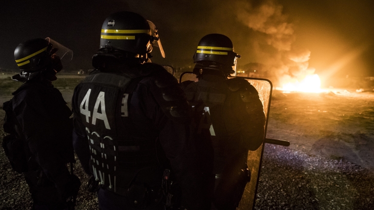 Френски полицаи отново пазиха остатъците от "Джунглата"