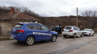 Засиленото полицейско присъствие остава в село Брестовица