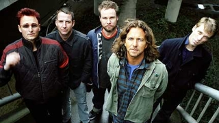 Pearl Jam планират серията "Instant Classic"