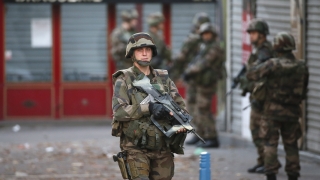 Две жилетки с експлозиви са открити в апартамент в Сен Дени 
