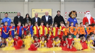 Министър Кралев oткри коледния спортно-музикален фестивал на детски футболен клуб „Лъвчетата“