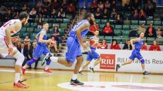 Левски Лукойл записа лесна победа при гостуването си на Академик