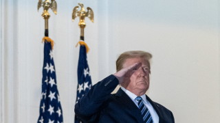 Президентът на САЩ Доналд Тръмп продължи да омаловажава коронавируса и призова страната