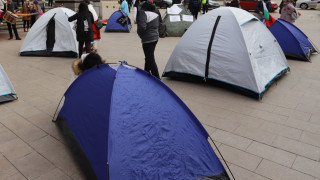 Протестиращите връщат палатковите лагери до края на деня