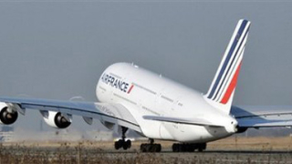 Гигантът Еърбъс A380 каца аварийно на „Кенеди” в Ню Йорк