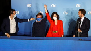 Листата на опозиционната дясна Народната партия водена от Исабел Диас