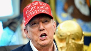 Президентът на САЩ Доналд Тръмп заплаши в неделя да изпрати