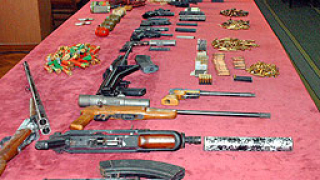 Иззеха голямо количество незаконно оръжие в пазарджишко село