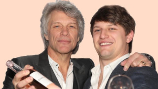 Последното попълнение към все по популярния Tik Tok е Джон Бон