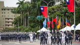 "Ройтерс": САЩ ще доставят на Тайван модерни оръжия