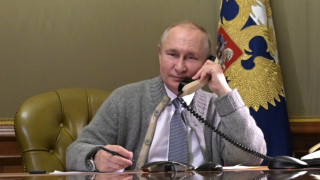 Руският президент Владимир Путин е заявил на италианския премиер Марио