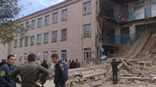 Самоуби се учителката на загиналите деца в руско училище