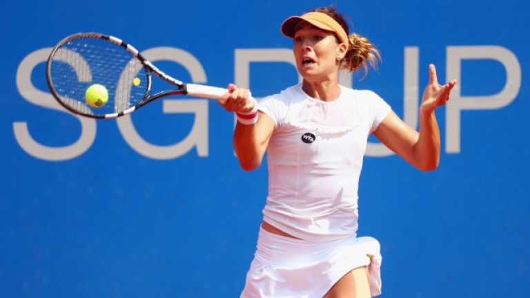 Елица Костова отпадна при двойките на турнира във Франция