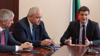 Министрите на вътрешните работи Иван Демерджиев и на правосъдието Крум
