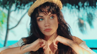 Диляна Попова като абитуриентка