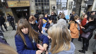 Две години по-късно медицинските сестри отново на протест