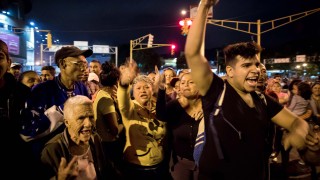 Стотици граждани на Венецуела излязоха по улиците в бедни райони